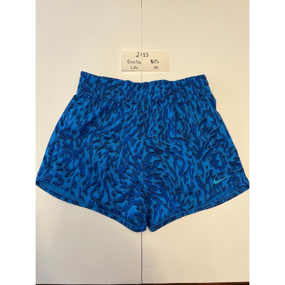 Girls large Nike shorts‎ (2133)